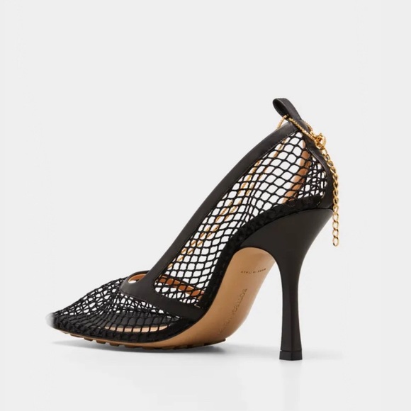 Bottega Veneta Stretch Pumps with Chain - Picture 2 of 5